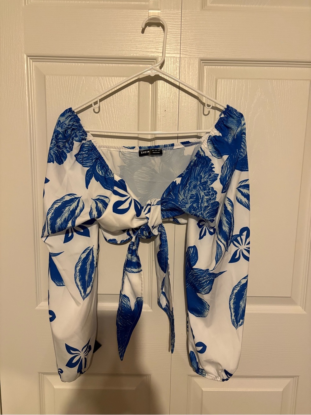 SHEIN White and Blue Floral Tie-Front Crop Top